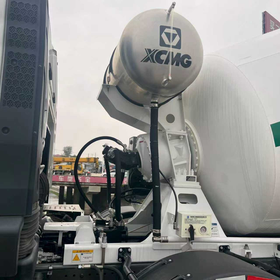 SINOTRUK HOWO TX350 EURO V Stage 5 - Autobetonieră: Foto 3 SINOTRUK HOWO TX350 EURO V Stage 5 - Autobetonieră: Foto 3