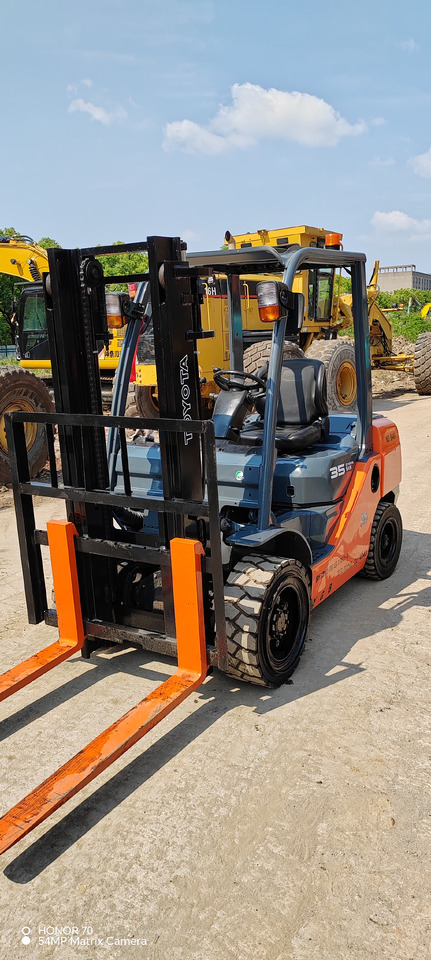 TOYOTA FD35 - Stivuitor diesel: Foto 5 TOYOTA FD35 - Stivuitor diesel: Foto 5