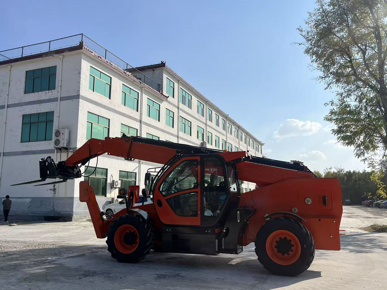 XCMG 17.5 METER BRAND NEW - Stivuitor telescopic: Foto 3 XCMG 17.5 METER BRAND NEW - Stivuitor telescopic: Foto 3