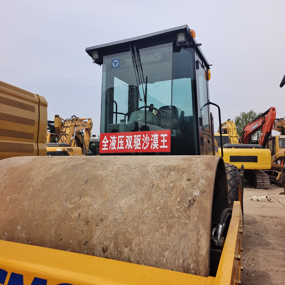 XCMG XS143J XS183J XS203J XS223J XS223J - Cilindru compactor pentru asfalt: Foto 1 XCMG XS143J XS183J XS203J XS223J XS223J - Cilindru compactor pentru asfalt: Foto 1