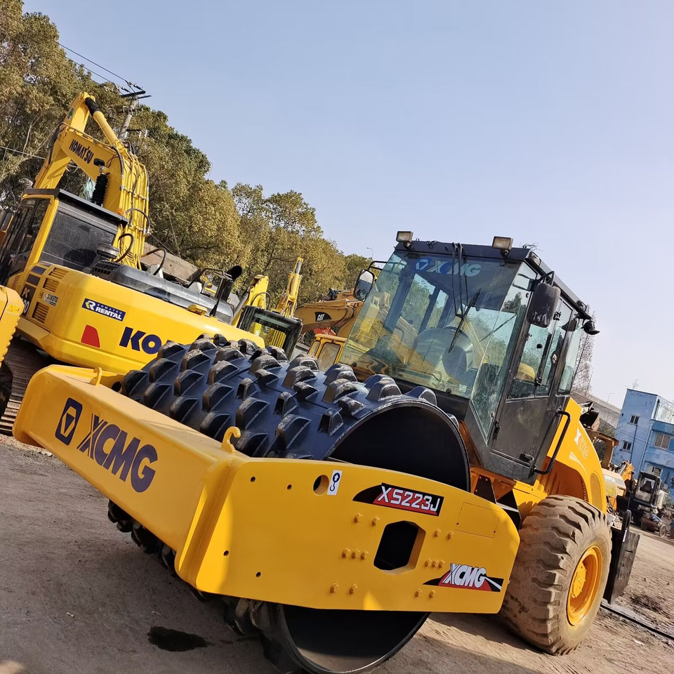 XCMG XS223J Goat Horn Vibratory Roller Compactor - Cilindru compactor pentru asfalt: Foto 1 XCMG XS223J Goat Horn Vibratory Roller Compactor - Cilindru compactor pentru asfalt: Foto 1