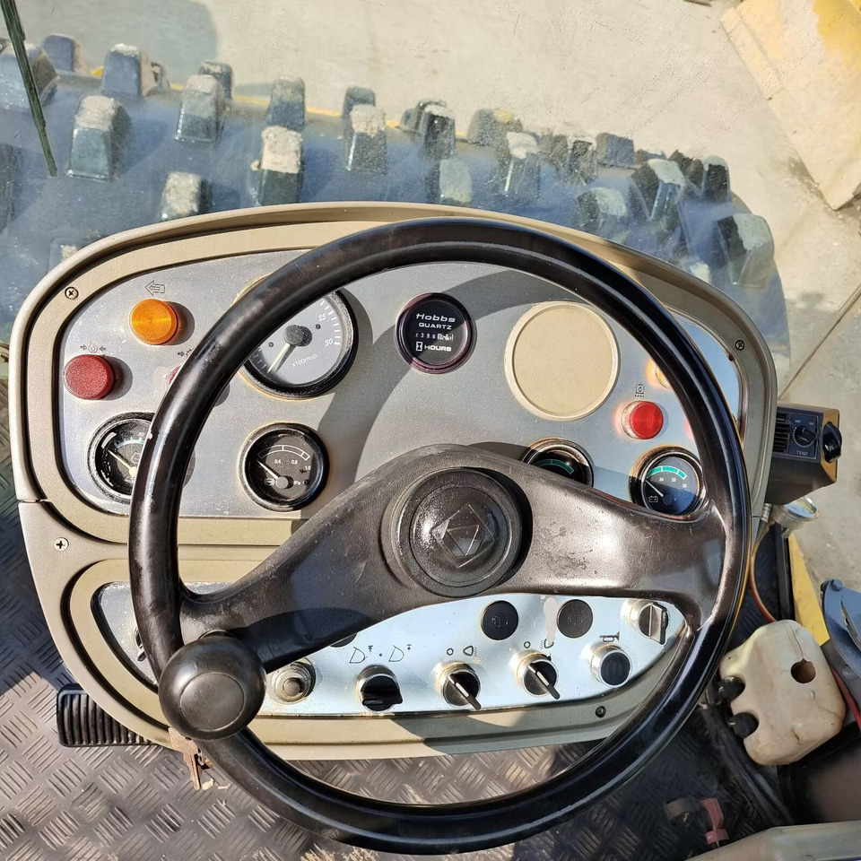 XCMG XS223J WITH SHEEP FOOT PAD - Cilindru compactor pentru asfalt: Foto 3 XCMG XS223J WITH SHEEP FOOT PAD - Cilindru compactor pentru asfalt: Foto 3