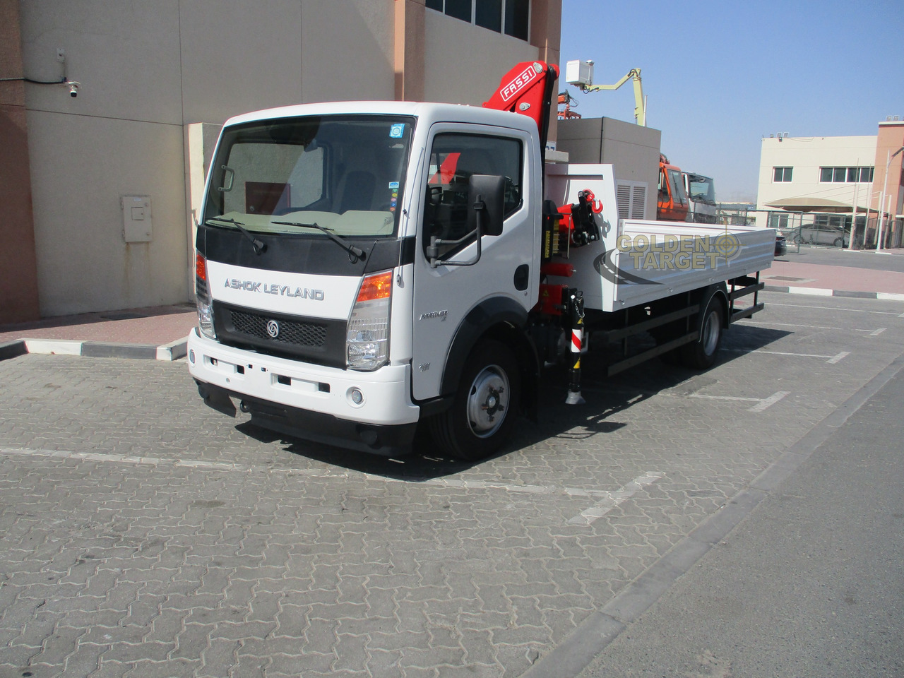 Ashok Leyland PARTNER LX 4x2 with Fassi F50A.022 Crane - Camion cu macara: Foto 2 Ashok Leyland PARTNER LX 4x2 with Fassi F50A.022 Crane - Camion cu macara: Foto 2