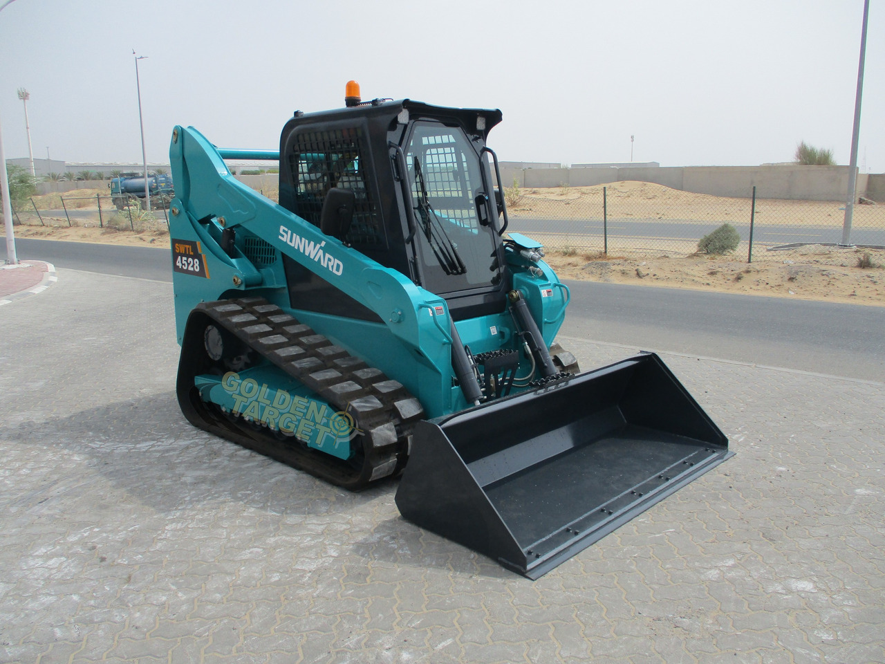 SUNWARD SWTL4528 Skid Steer - Mini încărcător: Foto 1 SUNWARD SWTL4528 Skid Steer - Mini încărcător: Foto 1