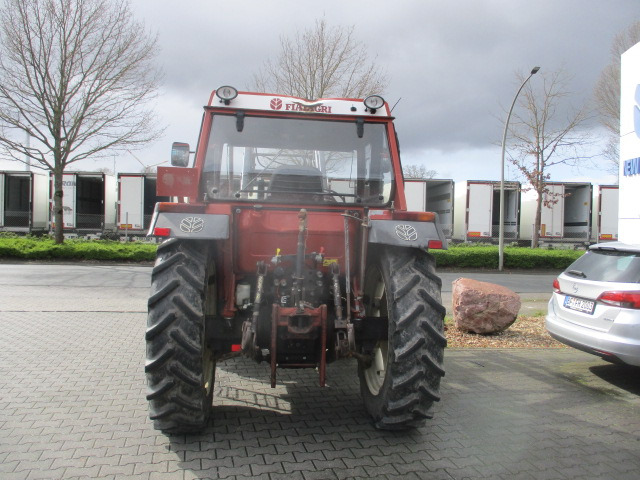 Fiat 70-88 DT mit Frontlader - Tractor agricol: Foto 3 Fiat 70-88 DT mit Frontlader - Tractor agricol: Foto 3