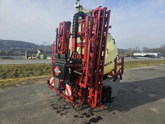 Hardi MEGA 1200 - Maşină de erbicidat purtata: Foto 3 Hardi MEGA 1200 - Maşină de erbicidat purtata: Foto 3
