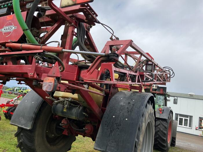 Hardi NAVIGATOR 4000 - Maşină de erbicidat purtata: Foto 3 Hardi NAVIGATOR 4000 - Maşină de erbicidat purtata: Foto 3