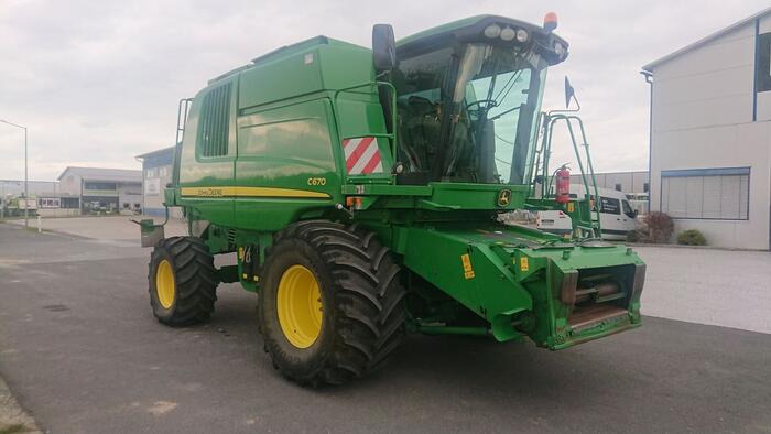John Deere C 670 - Combină de recoltat cereale: Foto 1 John Deere C 670 - Combină de recoltat cereale: Foto 1