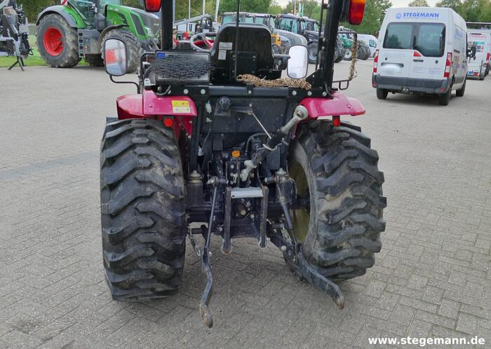 Yanmar YT235 R - Tractor agricol: Foto 4 Yanmar YT235 R - Tractor agricol: Foto 4