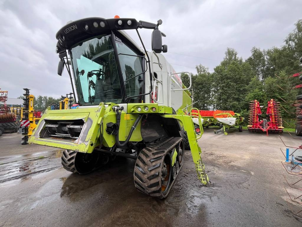 Claas Lexion 750 TT - Combină de recoltat cereale: Foto 2 Claas Lexion 750 TT - Combină de recoltat cereale: Foto 2