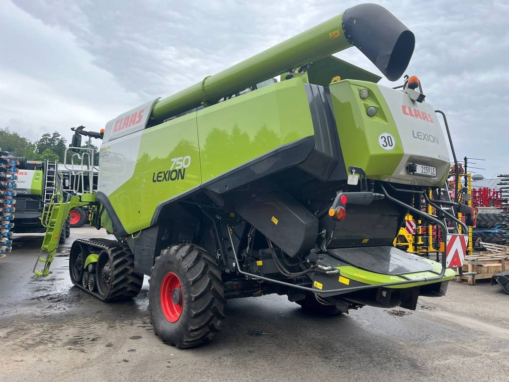 Claas Lexion 750 TT - Combină de recoltat cereale: Foto 4 Claas Lexion 750 TT - Combină de recoltat cereale: Foto 4
