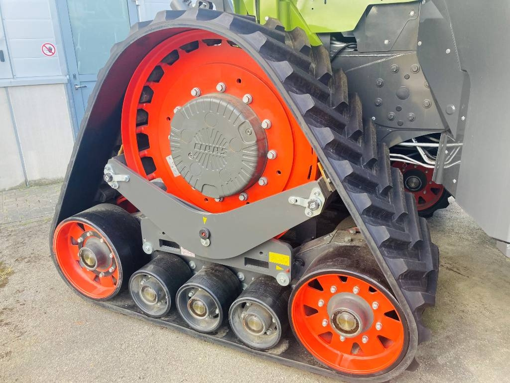 Tractor agricol Claas XERION 5000 TRAC TS: Foto 6