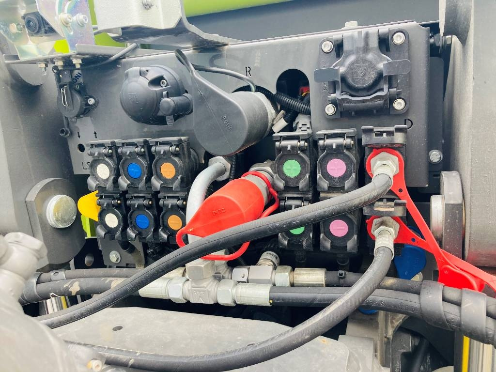 Tractor agricol Claas XERION 5000 TRAC TS: Foto 10