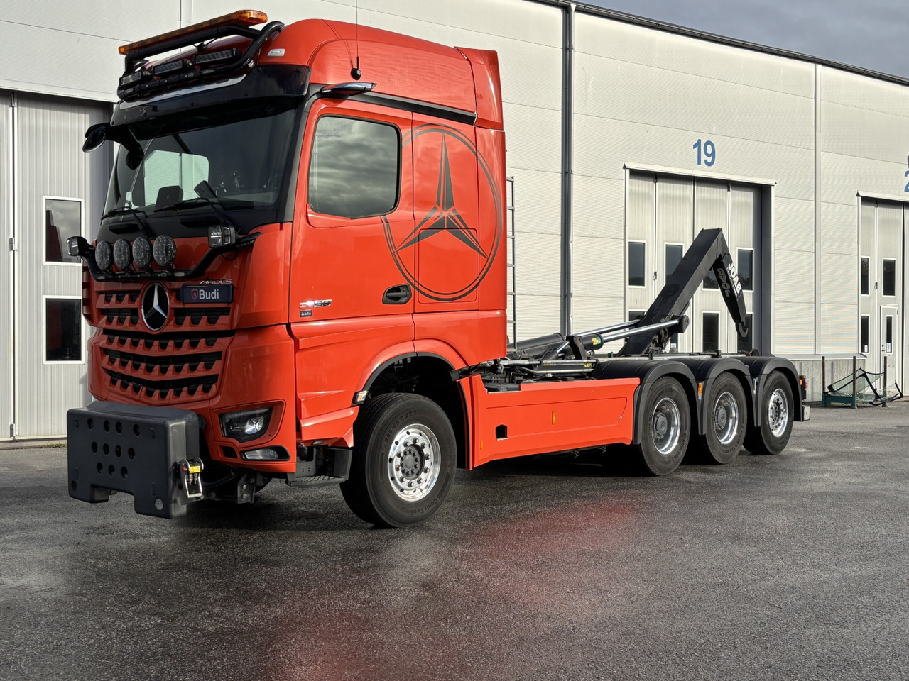 Tridemväxlare Mercedes-Benz Arocs 3758 -2023 | JOAB 24 ton | Plogutrustad - Camion cu cârlig: Foto 1 Tridemväxlare Mercedes-Benz Arocs 3758 -2023 | JOAB 24 ton | Plogutrustad - Camion cu cârlig: Foto 1