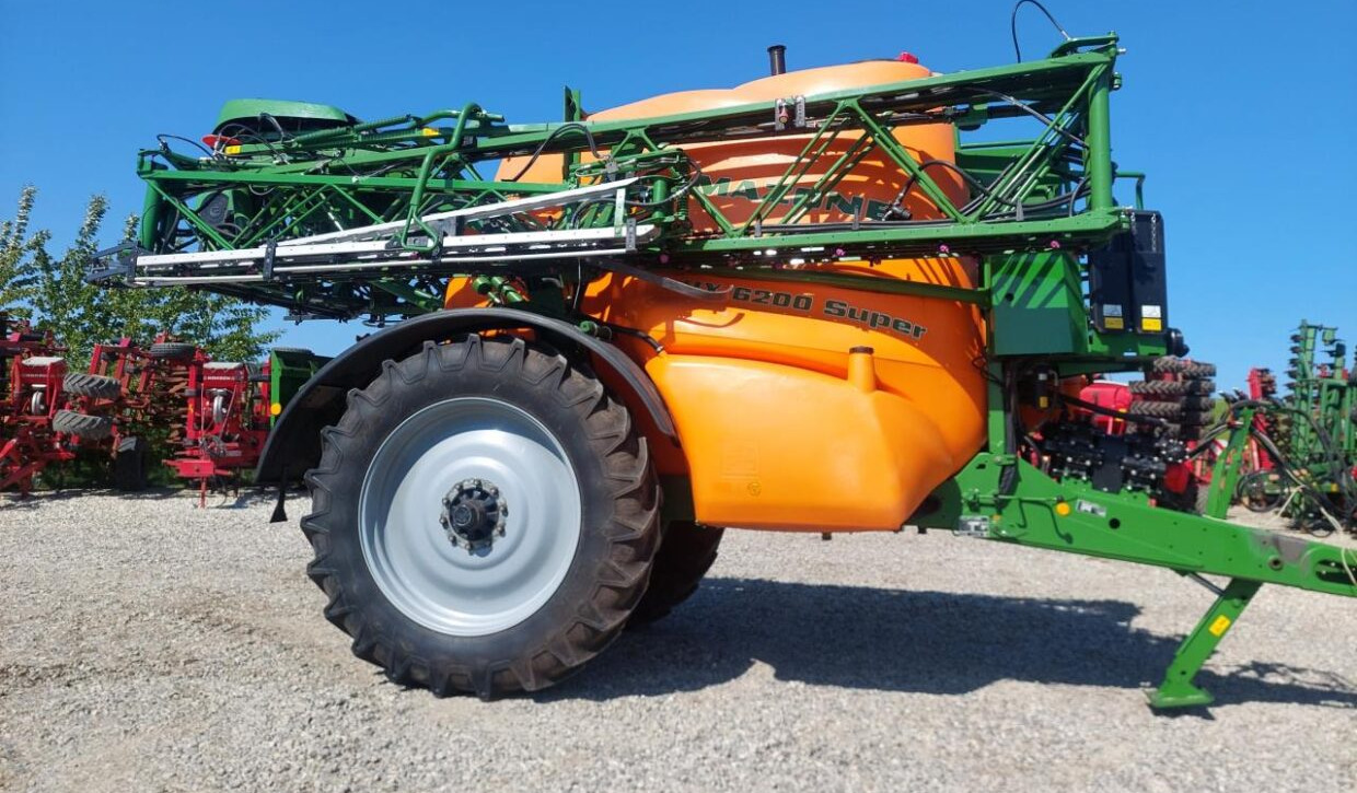 Amazone UX 6200 SUPER - 36-30-24m - Maşină de erbicidat tractata: Foto 2 Amazone UX 6200 SUPER - 36-30-24m - Maşină de erbicidat tractata: Foto 2