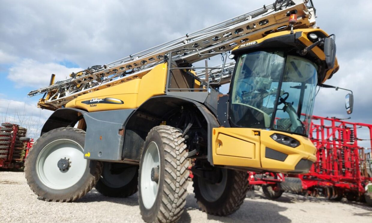 Challenger Rogator 655 B med GPS - Mașină de erbicidat autopropulsata: Foto 4 Challenger Rogator 655 B med GPS - Mașină de erbicidat autopropulsata: Foto 4