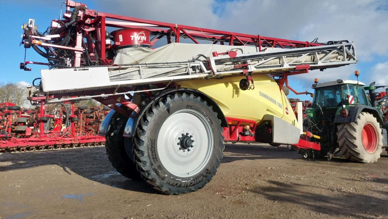 Hardi Commander 7000i - 36 m Twin - Maşină de erbicidat tractata: Foto 2 Hardi Commander 7000i - 36 m Twin - Maşină de erbicidat tractata: Foto 2