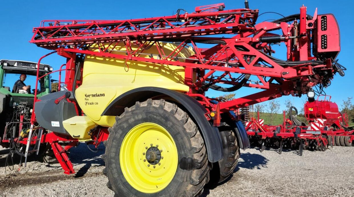 Kverneland Ixtrack C50 - 30 m - Maşină de erbicidat tractata: Foto 3 Kverneland Ixtrack C50 - 30 m - Maşină de erbicidat tractata: Foto 3