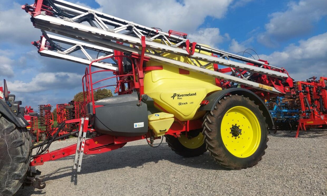 Kverneland Ixtrack C60 - 28m Alubom - Maşină de erbicidat tractata: Foto 3 Kverneland Ixtrack C60 - 28m Alubom - Maşină de erbicidat tractata: Foto 3