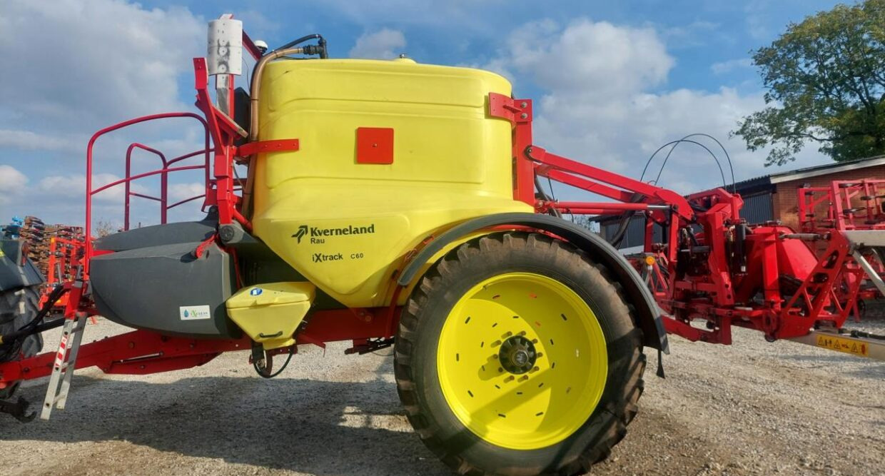Kverneland Ixtrack C60 - 28m Alubom - Maşină de erbicidat tractata: Foto 5 Kverneland Ixtrack C60 - 28m Alubom - Maşină de erbicidat tractata: Foto 5