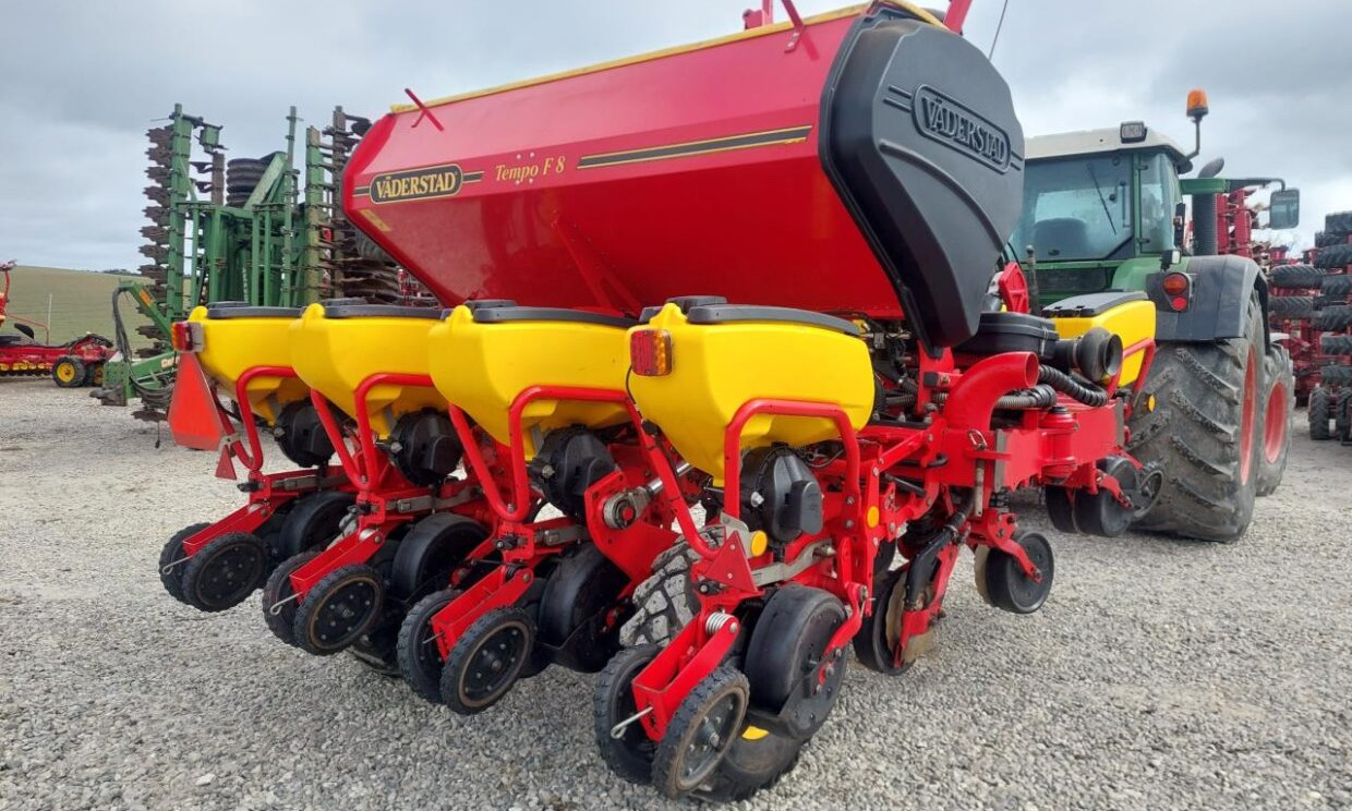 Väderstad Tempo 8 F med E-service - Semănătoare de precizie: Foto 2 Väderstad Tempo 8 F med E-service - Semănătoare de precizie: Foto 2