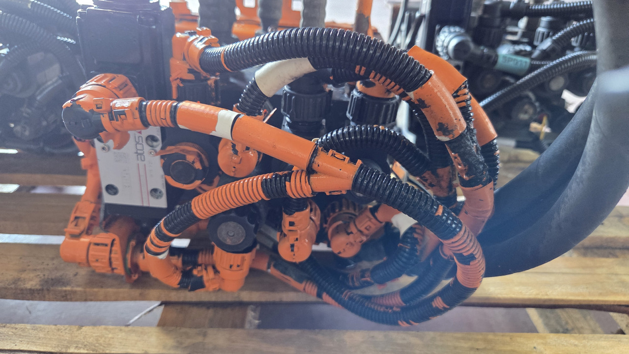 MERCEDES-BENZ STEERING UNIT - Volan: Foto 3 MERCEDES-BENZ STEERING UNIT - Volan: Foto 3