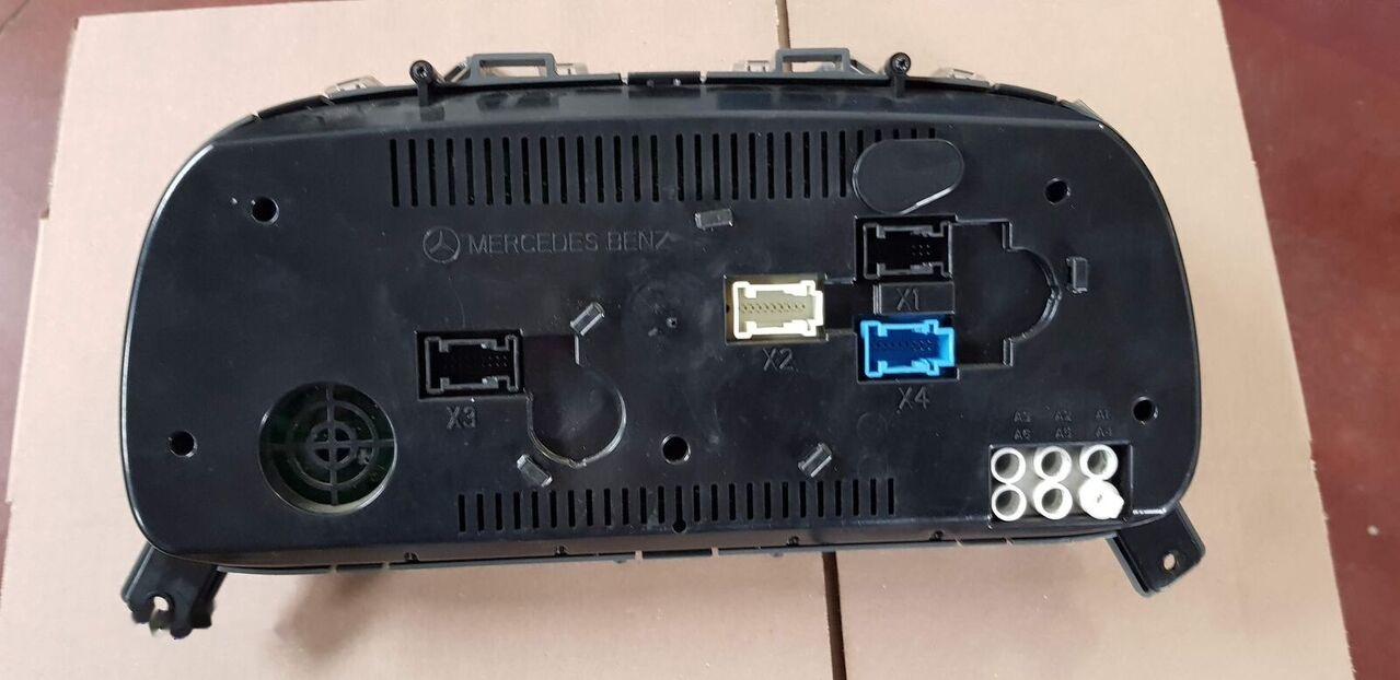 Mercedes-Benz ATEGO - Tablou de bord pentru Camion: Foto 1 Mercedes-Benz ATEGO - Tablou de bord pentru Camion: Foto 1