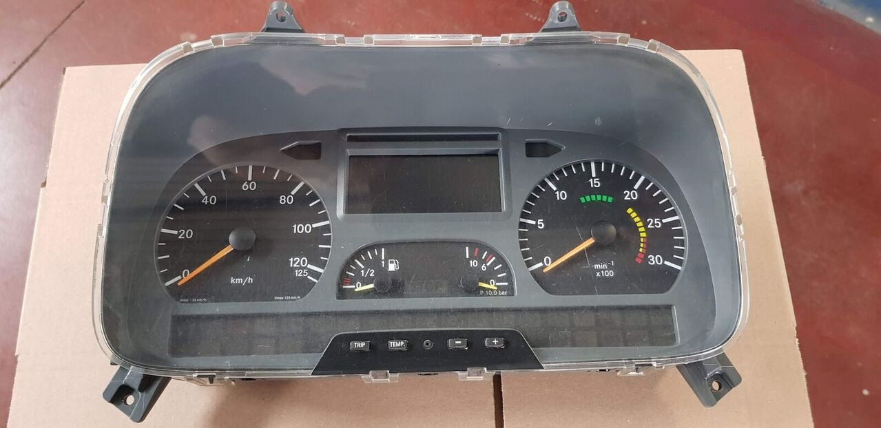 Mercedes-Benz ATEGO - Tablou de bord pentru Camion: Foto 2 Mercedes-Benz ATEGO - Tablou de bord pentru Camion: Foto 2
