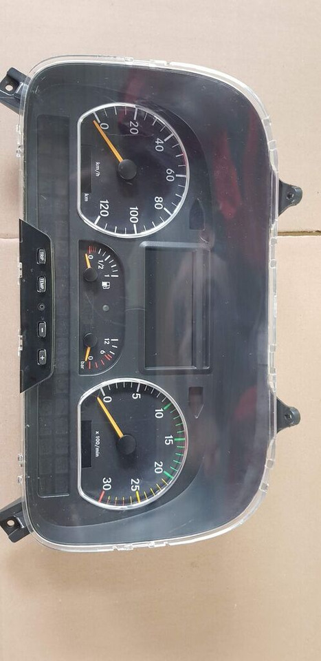 Mercedes-Benz AXOR EURO 5 - Tablou de bord pentru Camion: Foto 4 Mercedes-Benz AXOR EURO 5 - Tablou de bord pentru Camion: Foto 4