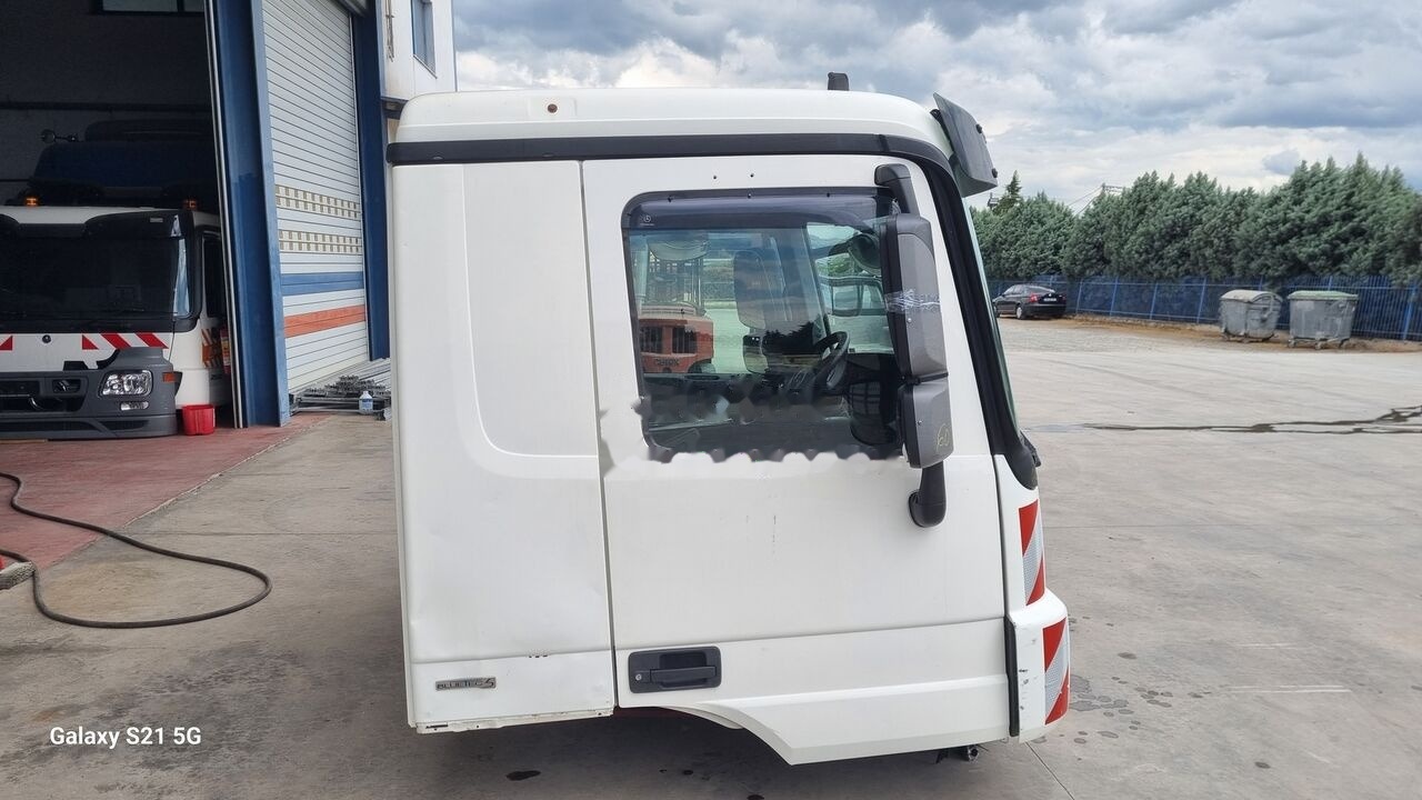 Mercedes-Benz CAB MERCEDES ACTROS MP 3 MEDIUM Mercedes-Benz ACTROS MP3 - Cabină pentru Camion: Foto 2 Mercedes-Benz CAB MERCEDES ACTROS MP 3 MEDIUM Mercedes-Benz ACTROS MP3 - Cabină pentru Camion: Foto 2