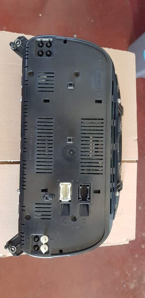 Mercedes-Benz instrumend panel Mercedes-Benz ACTROS MP2 - Tablou de bord pentru Camion: Foto 2 Mercedes-Benz instrumend panel Mercedes-Benz ACTROS MP2 - Tablou de bord pentru Camion: Foto 2