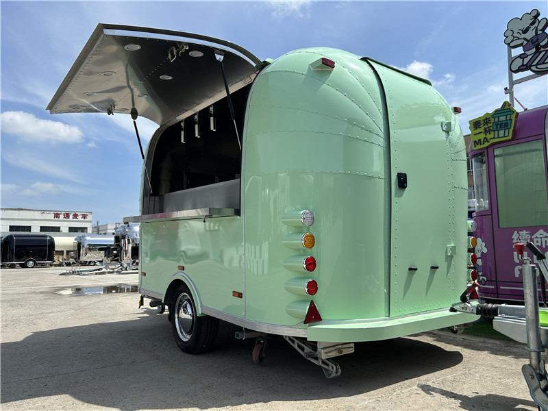 BBQ Burger Food Truck Pizza Food Trailer - Rulota comerciala: Foto 3 BBQ Burger Food Truck Pizza Food Trailer - Rulota comerciala: Foto 3