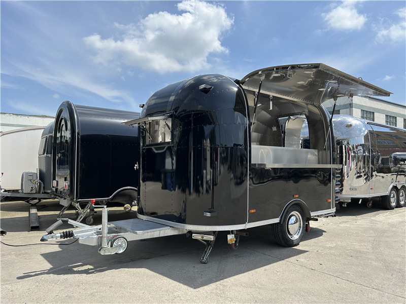 European Food Truck Crepe,Burger,Grilled Sausage,Lángos Food Trailer - Rulota comerciala: Foto 2 European Food Truck Crepe,Burger,Grilled Sausage,Lángos Food Trailer - Rulota comerciala: Foto 2