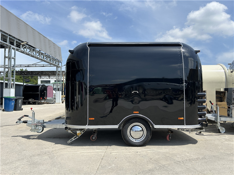 European Food Truck Crepe,Burger,Grilled Sausage,Lángos Food Trailer - Rulota comerciala: Foto 4 European Food Truck Crepe,Burger,Grilled Sausage,Lángos Food Trailer - Rulota comerciala: Foto 4