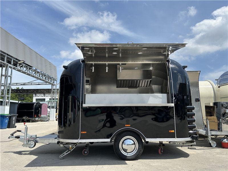 European Food Truck Crepe,Burger,Grilled Sausage,Lángos Food Trailer - Rulota comerciala: Foto 1 European Food Truck Crepe,Burger,Grilled Sausage,Lángos Food Trailer - Rulota comerciala: Foto 1