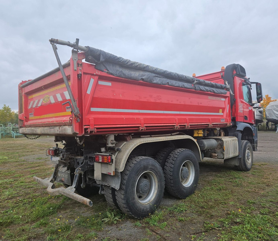 Mercedes-Benz Arocs 3346 6x6 Dreiseitenkipper mit Bordmatik - Camion basculantă: Foto 2 Mercedes-Benz Arocs 3346 6x6 Dreiseitenkipper mit Bordmatik - Camion basculantă: Foto 2