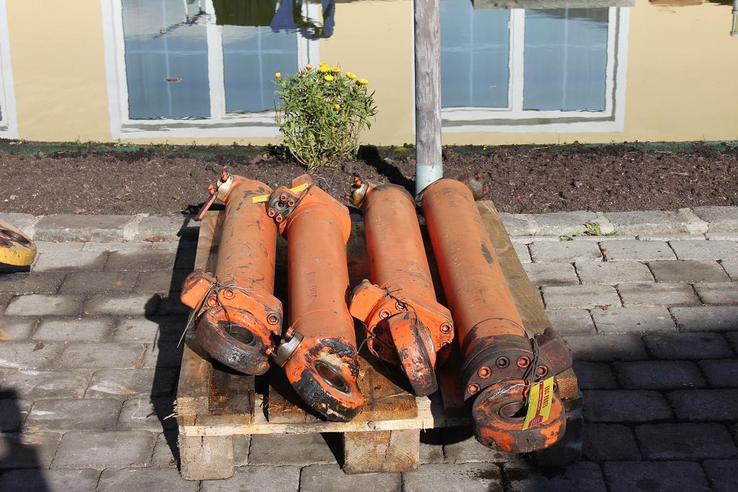 Atlas 1302 E - Cilindru hidraulic pentru Utilaje constructii: Foto 4 Atlas 1302 E - Cilindru hidraulic pentru Utilaje constructii: Foto 4