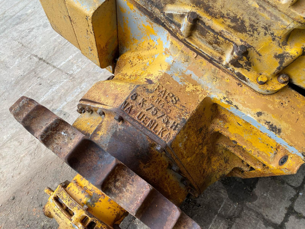 Caterpillar CAT D 951 - Cutie de viteze pentru Utilaje constructii: Foto 3 Caterpillar CAT D 951 - Cutie de viteze pentru Utilaje constructii: Foto 3