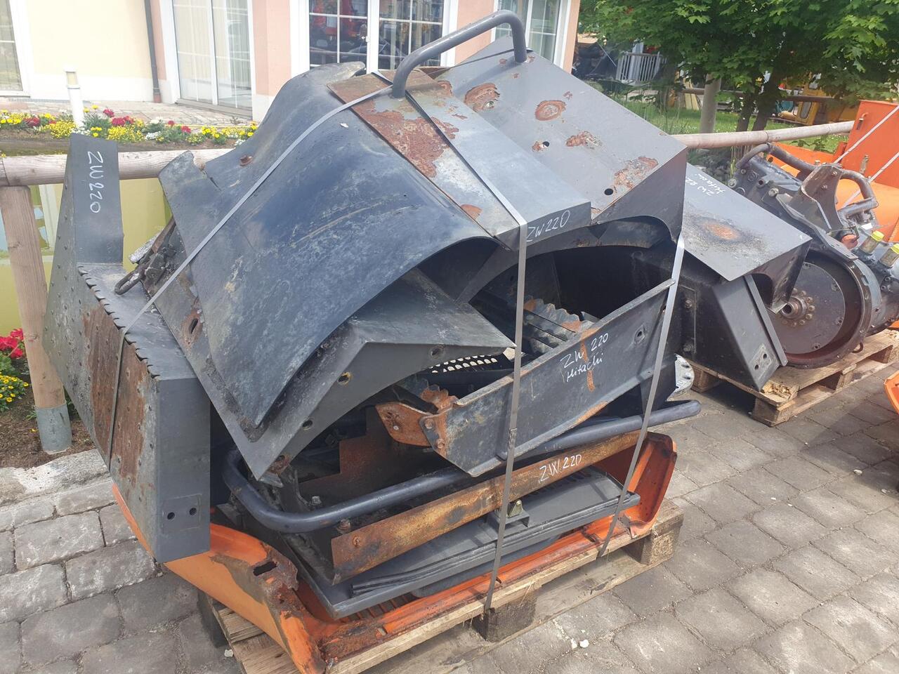 Hitachi ZW 220 - Caroserie și exterior pentru Încărcător frontal pe pneuri: Foto 3 Hitachi ZW 220 - Caroserie și exterior pentru Încărcător frontal pe pneuri: Foto 3