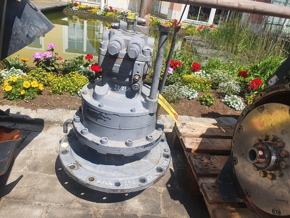 Hitachi ZX 250 - Reductor de rotire pentru Utilaje constructii: Foto 2 Hitachi ZX 250 - Reductor de rotire pentru Utilaje constructii: Foto 2