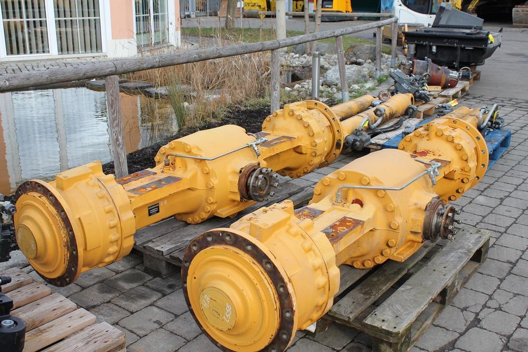 Liebherr L 556 - Punte şi piese pentru Utilaje constructii: Foto 3 Liebherr L 556 - Punte şi piese pentru Utilaje constructii: Foto 3