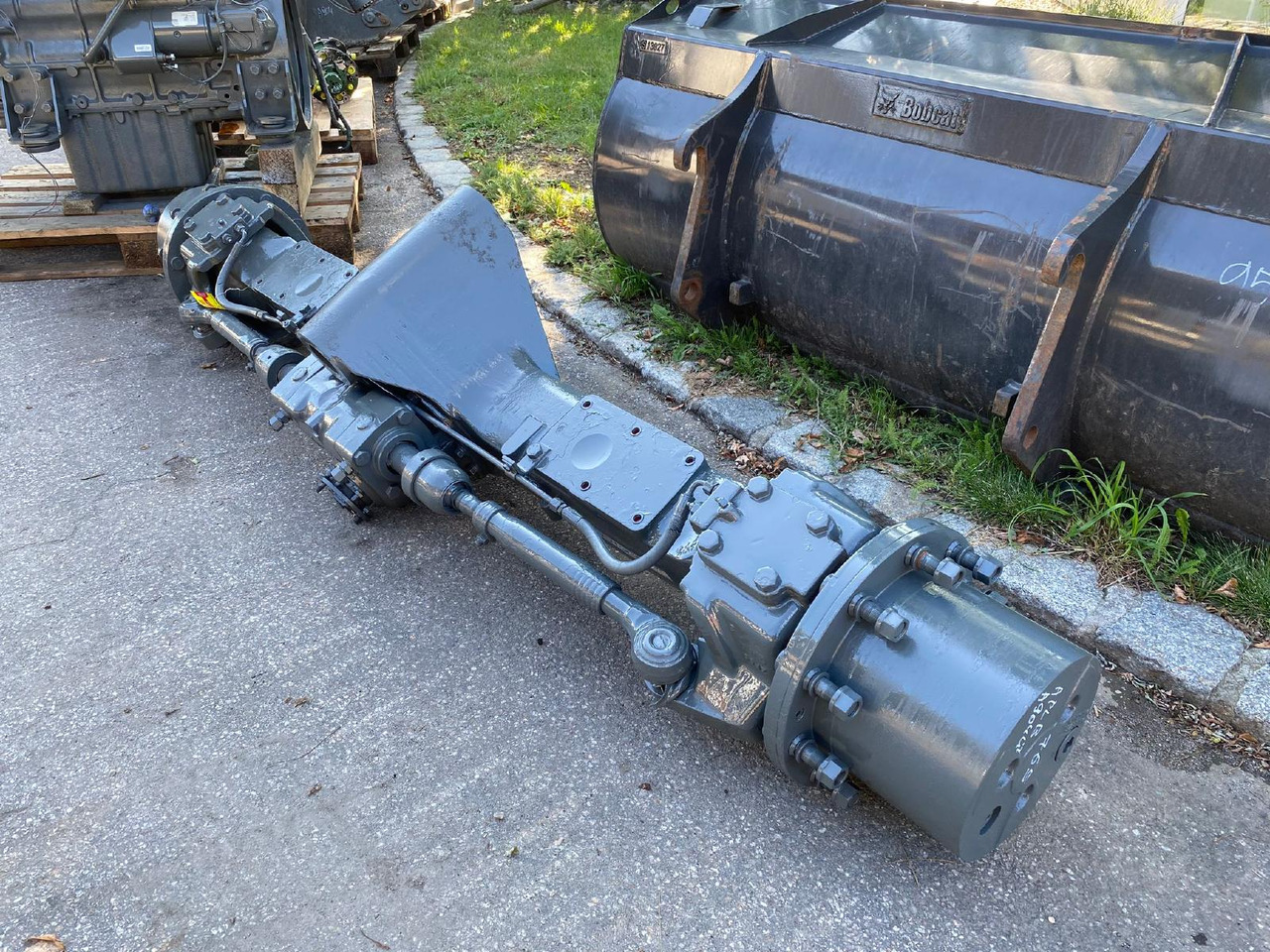 Liebherr ZF APL B 765 aus LH A904 LIT - Punte şi piese pentru Utilaje constructii: Foto 1 Liebherr ZF APL B 765 aus LH A904 LIT - Punte şi piese pentru Utilaje constructii: Foto 1