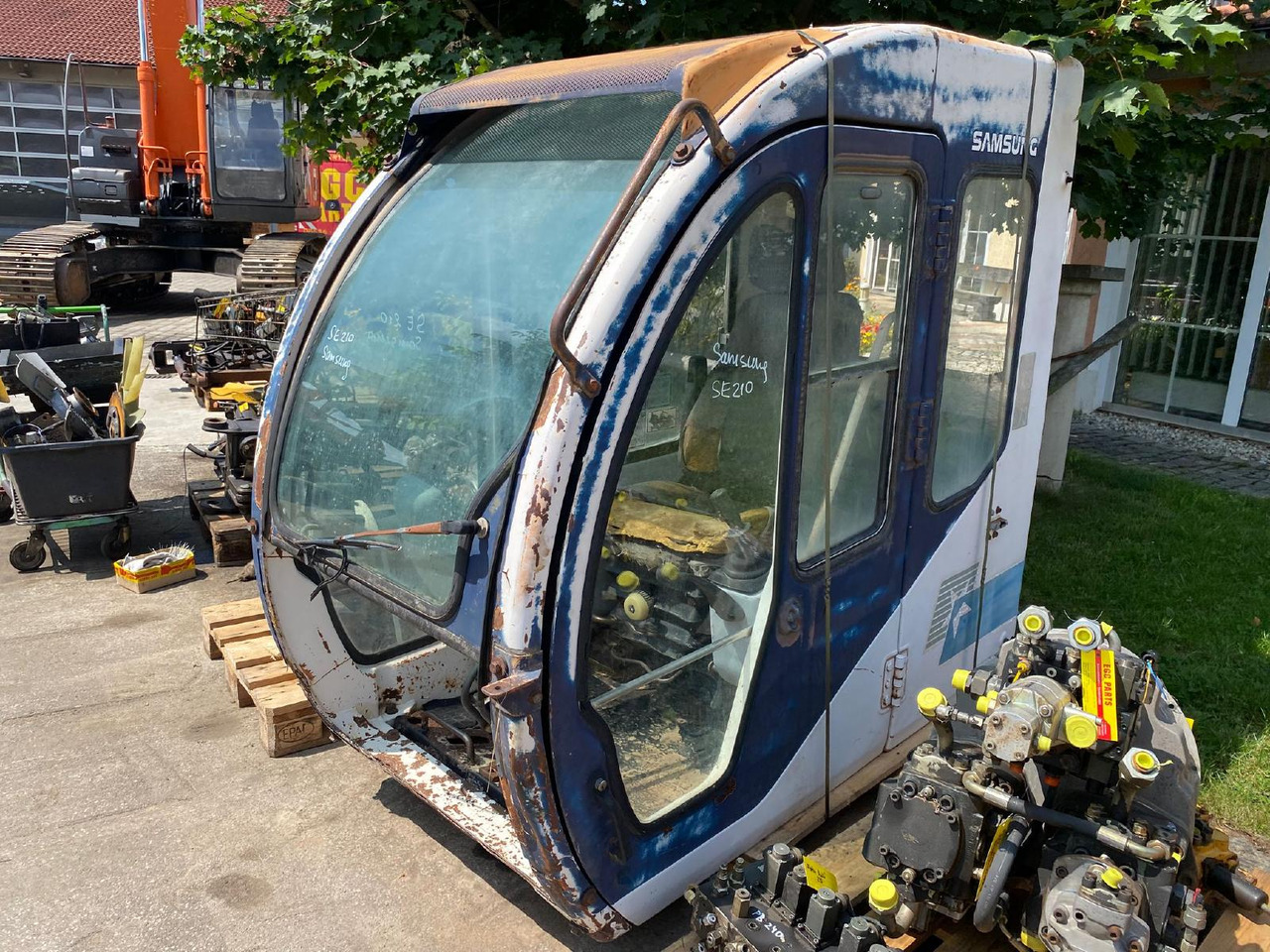 Samsung SE 210 - Cabină pentru Utilaje constructii: Foto 1 Samsung SE 210 - Cabină pentru Utilaje constructii: Foto 1