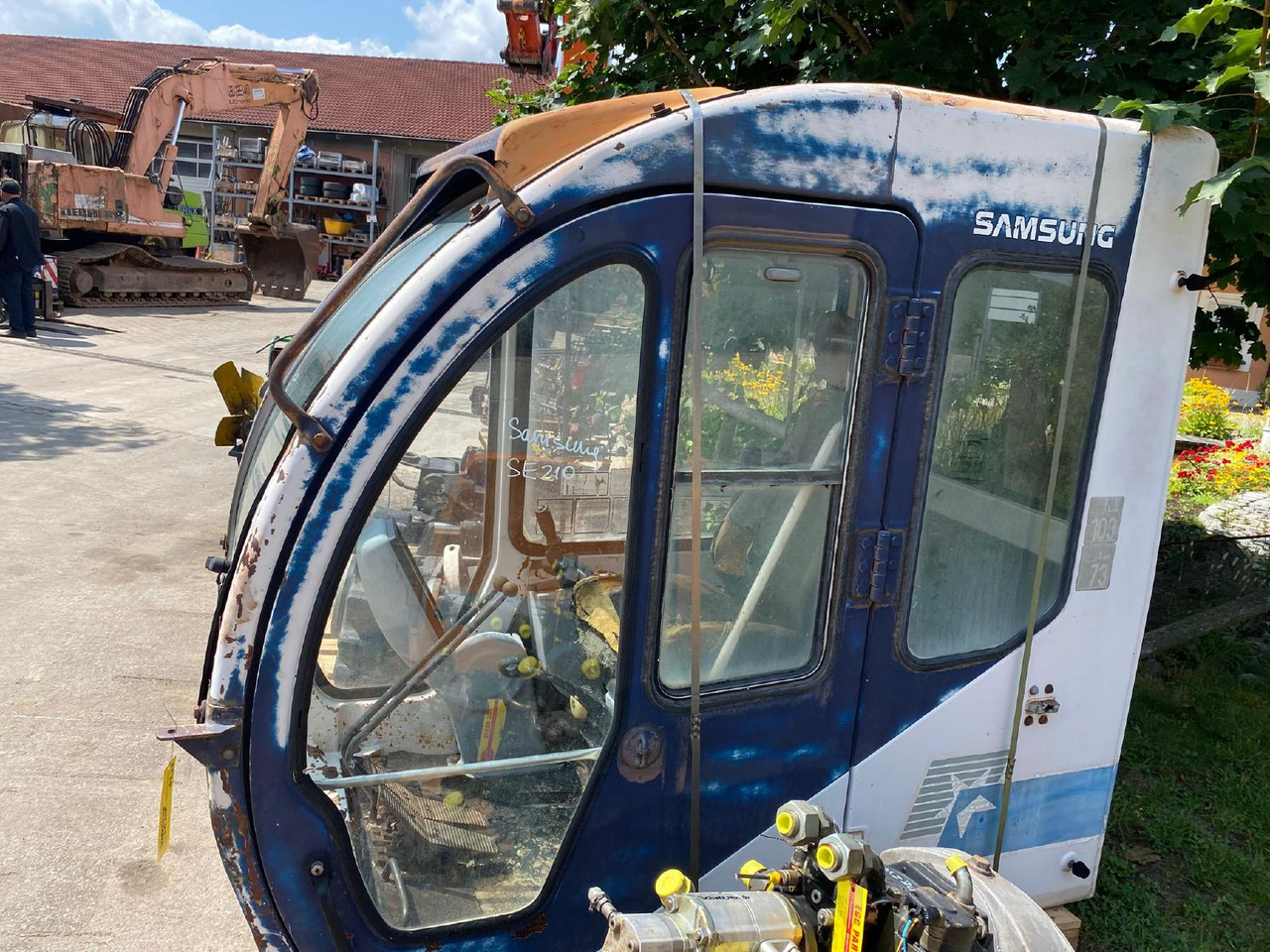 Samsung SE 210 - Cabină pentru Utilaje constructii: Foto 3 Samsung SE 210 - Cabină pentru Utilaje constructii: Foto 3