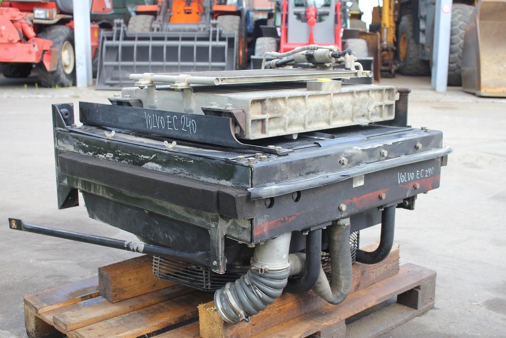 Volvo EC 240 BNLC - Sistem de răcire pentru Utilaje constructii: Foto 3 Volvo EC 240 BNLC - Sistem de răcire pentru Utilaje constructii: Foto 3