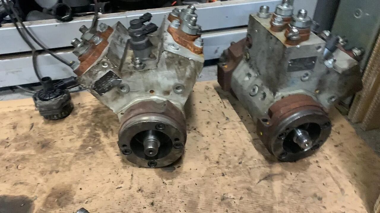 Bosch Pompa Wysokiego Ciśnienia MAN "V" MAN 51.11103-7762 F00BC0 51.11103-7762 truck - Pompă de combustibil pentru Camion: Foto 1 Bosch Pompa Wysokiego Ciśnienia MAN "V" MAN 51.11103-7762 F00BC0 51.11103-7762 truck - Pompă de combustibil pentru Camion: Foto 1