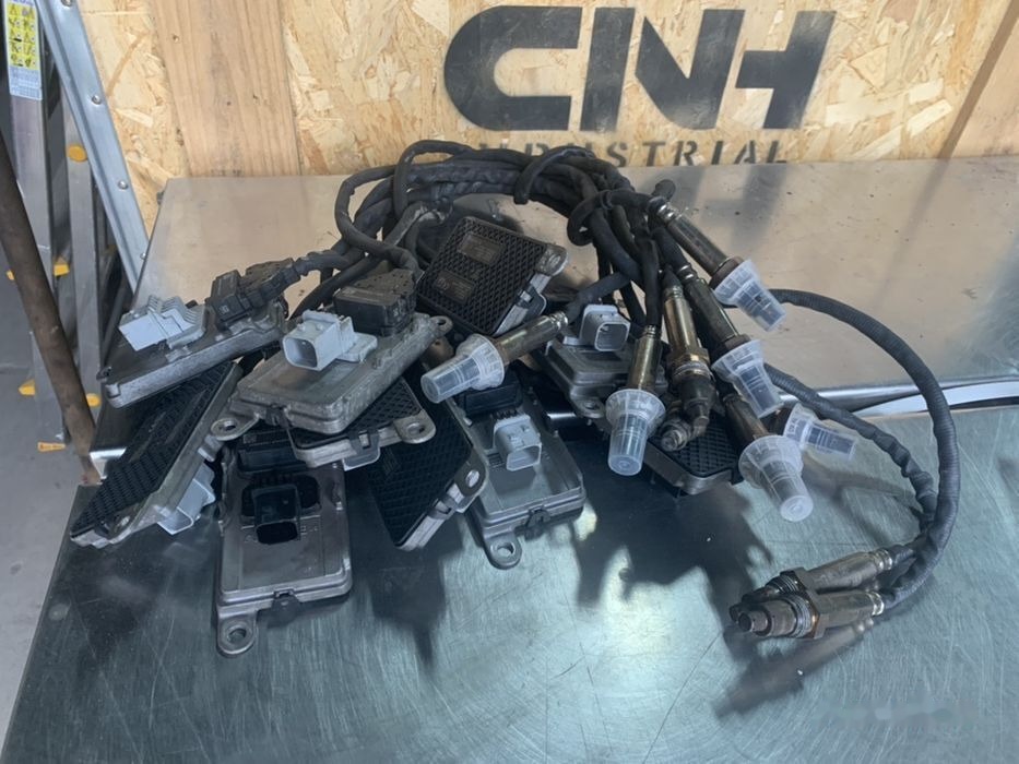 Continental NOX Adblue Daf xf 106 Cummins Euro 6 4326862 DAF Xf 106 Euro 6 / 4326862 NOX Czujnik Spalin truck - Senzor pentru Camion: Foto 1 Continental NOX Adblue Daf xf 106 Cummins Euro 6 4326862 DAF Xf 106 Euro 6 / 4326862 NOX Czujnik Spalin truck - Senzor pentru Camion: Foto 1