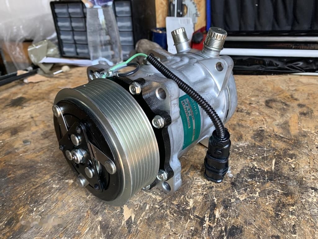 MAN Sanden SD7H15 51.77970-7028   MAN TGA TGM TGX TGL NEOPLAN BUS truck - Compresor A/C pentru Camion: Foto 1 MAN Sanden SD7H15 51.77970-7028   MAN TGA TGM TGX TGL NEOPLAN BUS truck - Compresor A/C pentru Camion: Foto 1