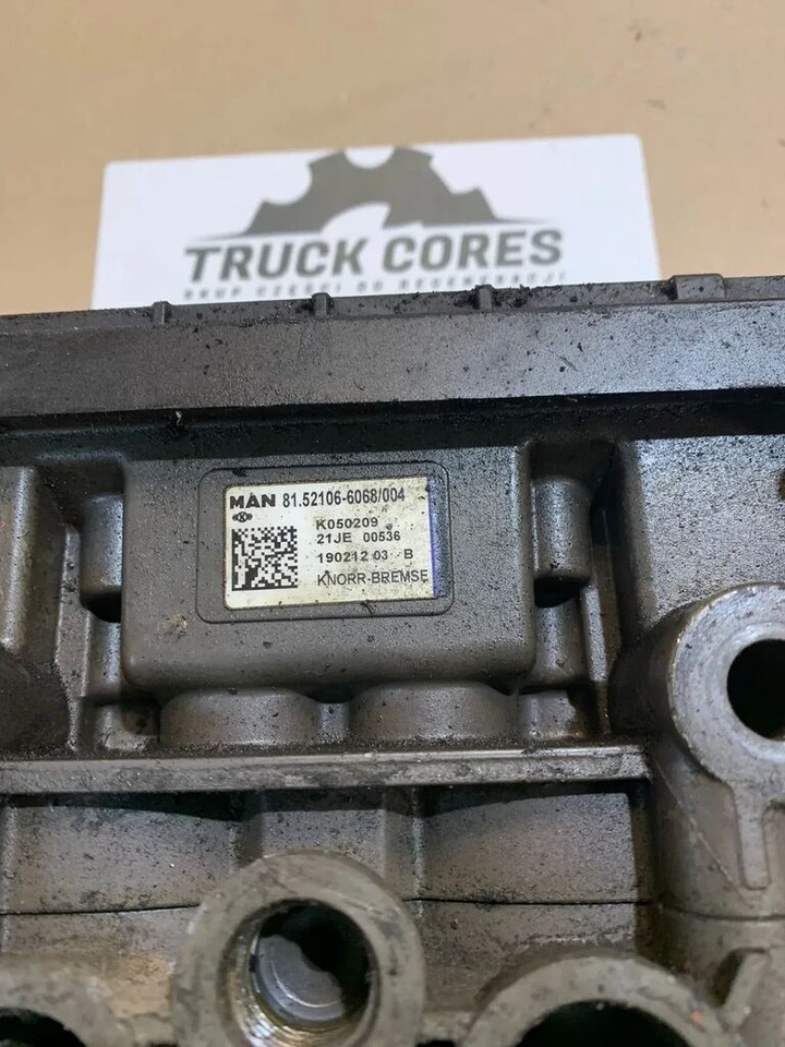 Modulator Podwójny EBS K050209 E6 KNORR BREMSE MAN TGX, TGL, TGM K050209 - Supapă frână pentru Camion: Foto 2 Modulator Podwójny EBS K050209 E6 KNORR BREMSE MAN TGX, TGL, TGM K050209 - Supapă frână pentru Camion: Foto 2