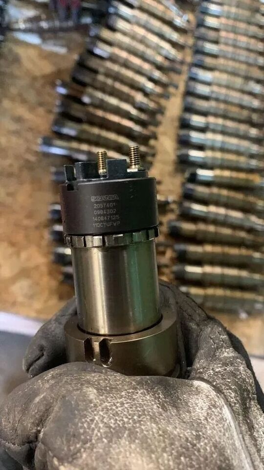 Scania XPI Euro 6 2057401 - Injector pentru Camion: Foto 1 Scania XPI Euro 6 2057401 - Injector pentru Camion: Foto 1